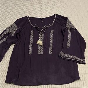 Talbots - 100% cotton raglan sleeve blouse with decorative stitching. Size S